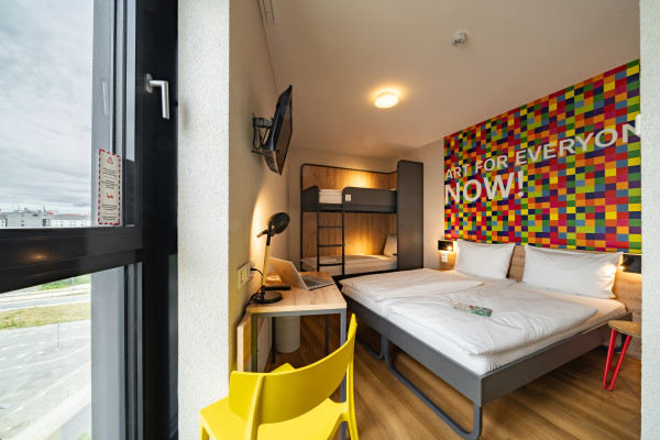 Quad room