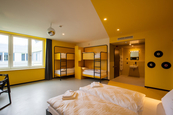 Cama(s) en dormitorio mixto (máx. 6 camas) 